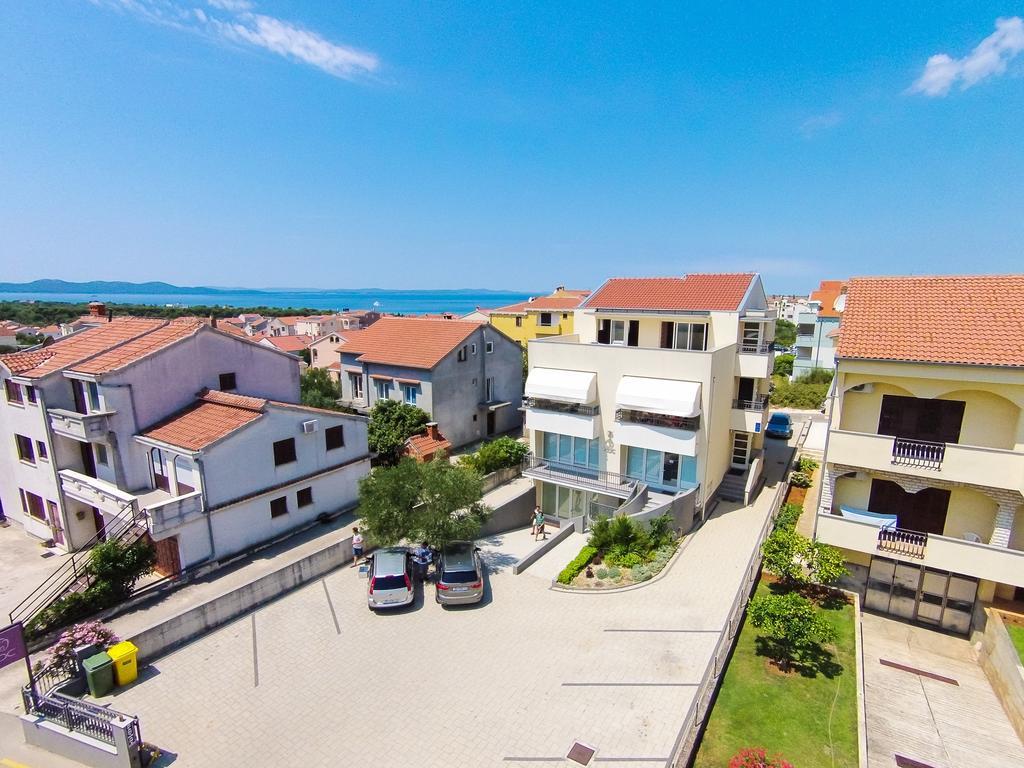 33 Apartment *