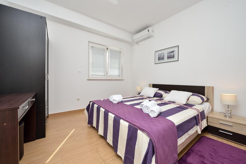 Apartment 33