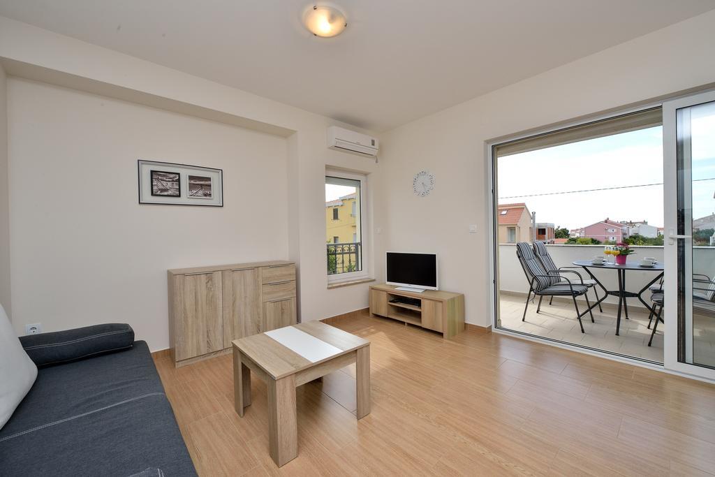 33 Apartment *